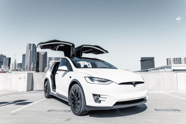 TESLA MODEL X